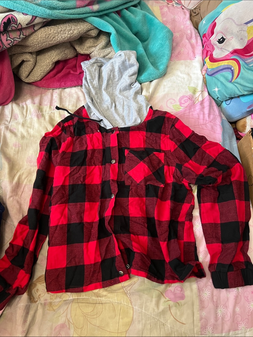 No Boundaries Red & Black Plaid Hooded Button-Down Shirt